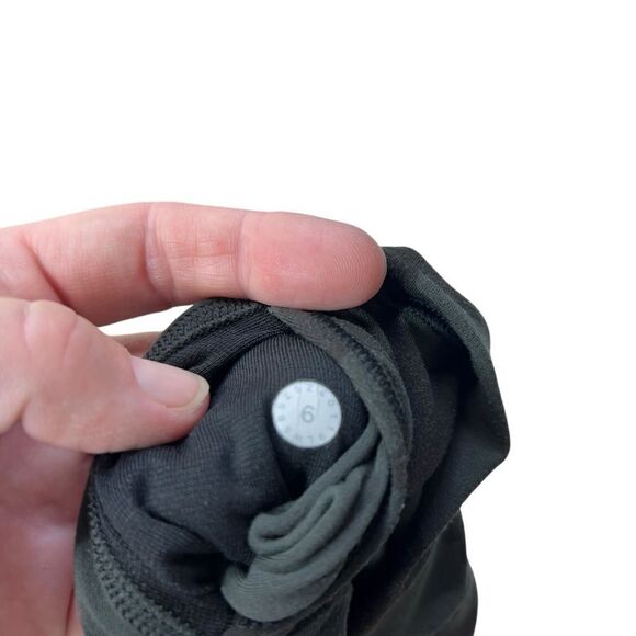 Lululemon "WUNDER UNDER CROP" Black DENIM Camo Mid Rise size 6 - Picture 15 of 15